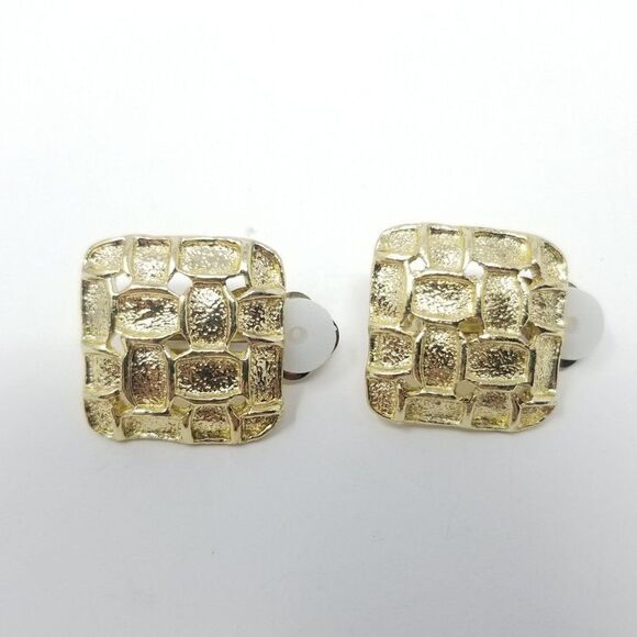 Vintage Textured Square Clip On Earrings, Gold Tone Woven Design, Retro Estate - Picture 2 of 6